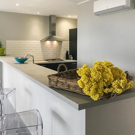 Villa Sleeps 8 With Pool Air Con And Wifi *
